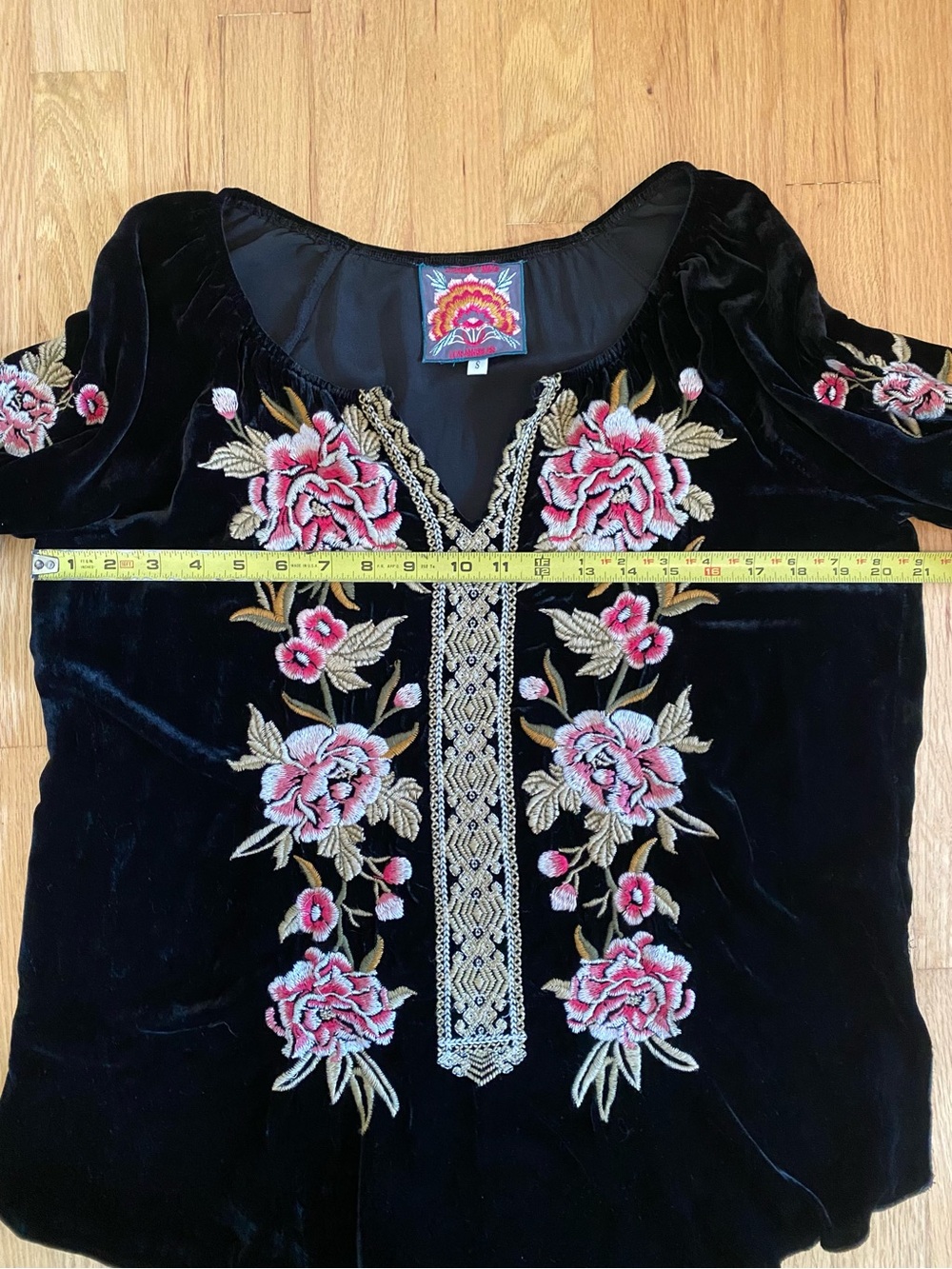 Johnny Was Black Silk-Blend Velvet Embroidered Blouse - Picture 11 of 12